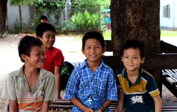 Djeca u školi u Mjanmaru.