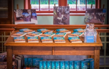 Knjige Baraka koja je nahranila 2 milijuna djece na stolu