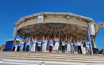 Volonteri na vanjskom oltaru u Međugorju