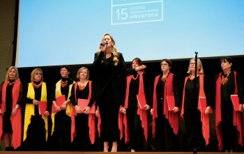 Vanessa Mioč i gospel zbor Sunce na 15 godina Marijinih obroka Hrvatska