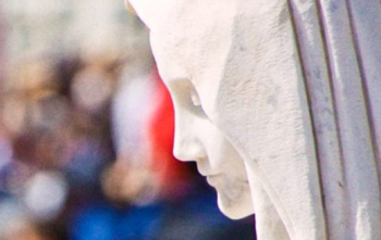 Glava kipa Kraljice mira