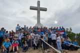 Hodočasnici kod križa na Križevcu