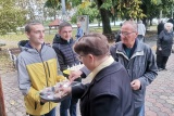 Posjetitelji probavaju kašu Marijinih obroka u Slavonskom Brodu