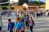 Učenici i zaposlenici OŠ Antuna Kanižlića kreću sa školskog igrališta