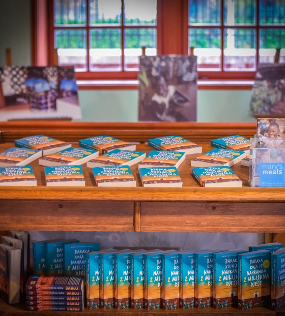 Knjige Baraka koja je nahranila 2 milijuna djece na stolu