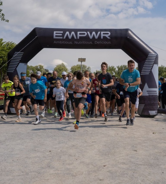 Trkači započinju utrku za odrasle