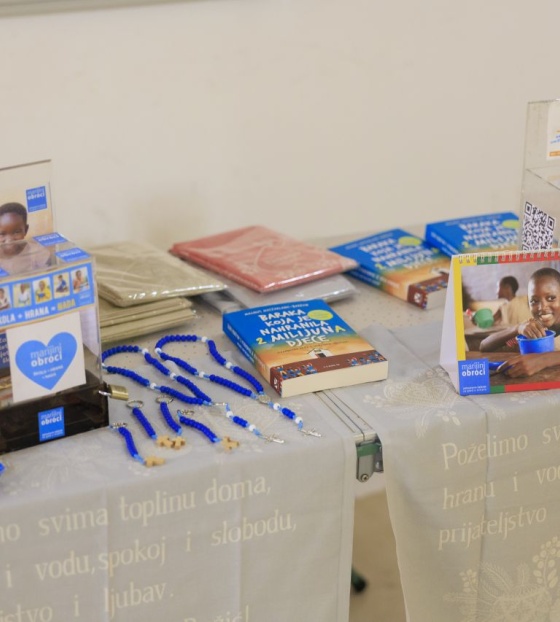 Promotivni materijali na stolu u Splitu